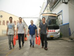 “我獻(xiàn)血，我光榮”