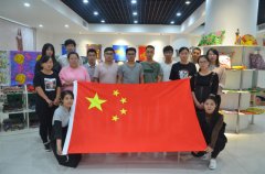 公司干部職工收看國慶閱兵 抒發(fā)感懷