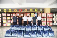 公司走進(jìn)玉龍湖小學(xué)開(kāi)展“六一”走訪慰問(wèn)活動(dòng)